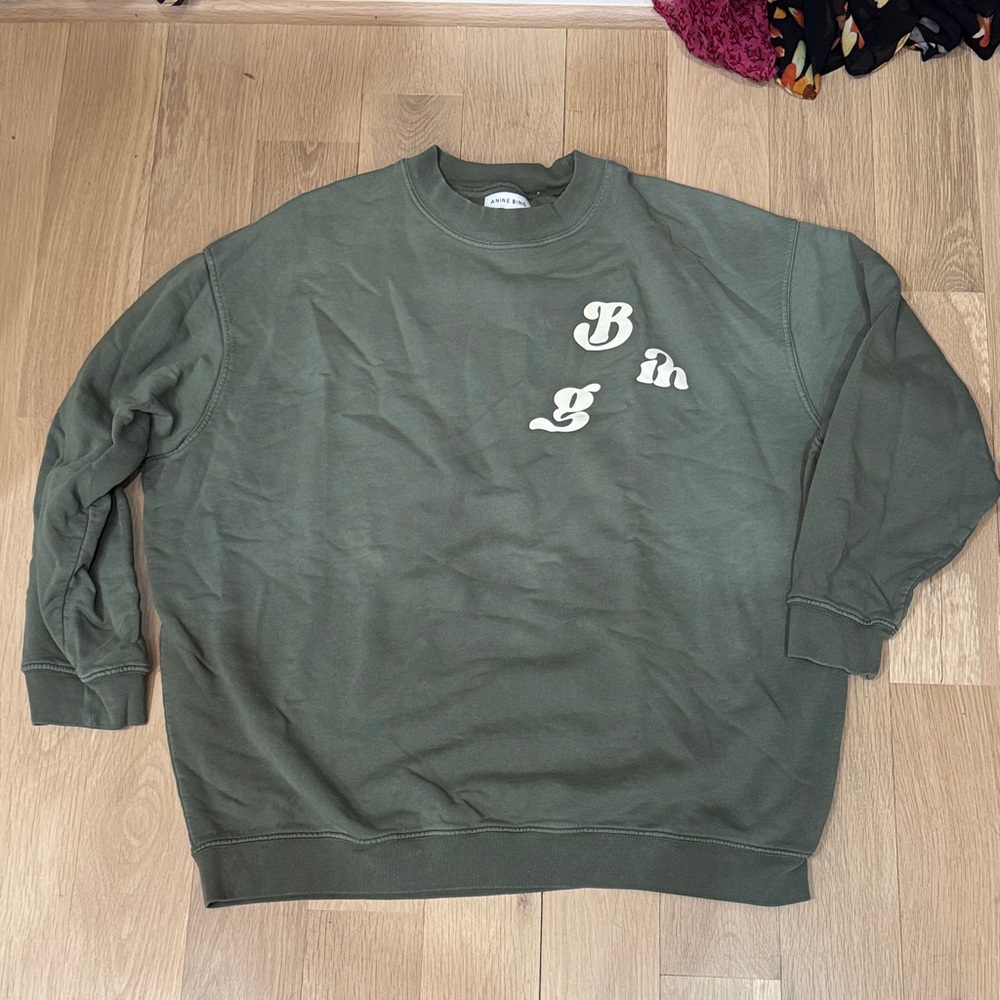 Stylish Green Sweatshirt with Logo
